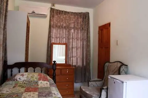 Carolyns View Hotel Port of Spain Trinidad e Tobago
