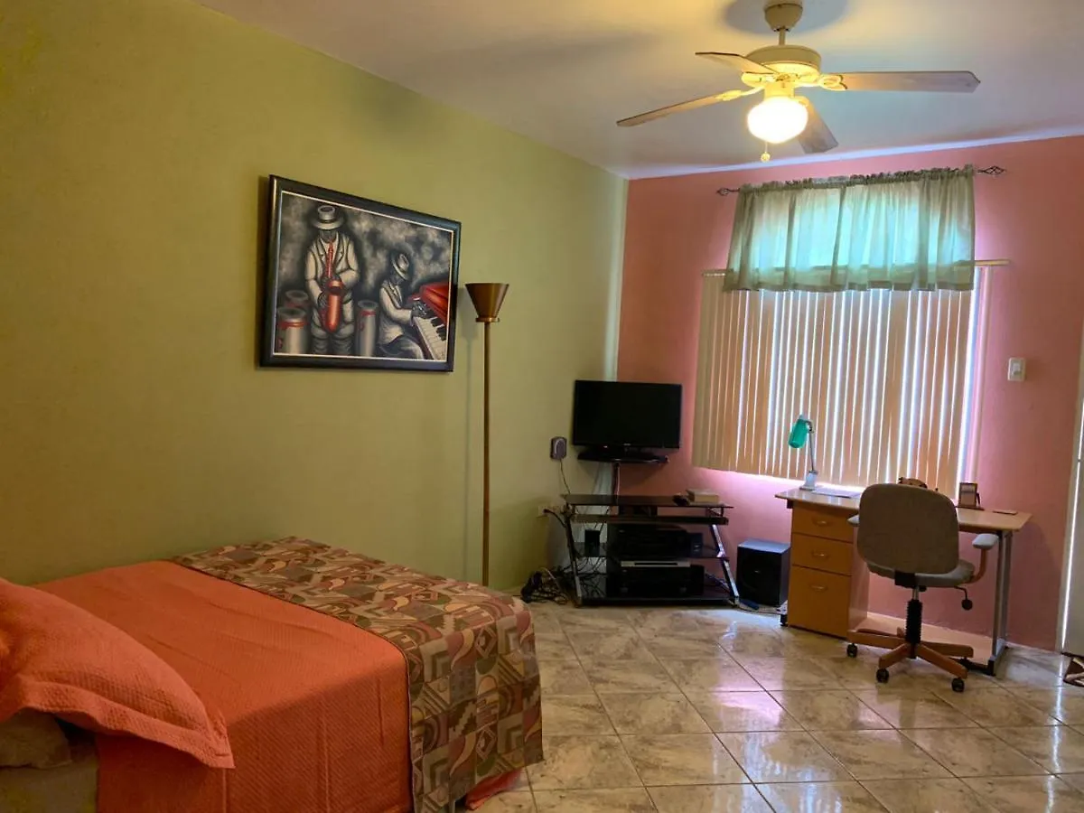 Carolyns View Hotel Port of Spain 2*,  Trinidad e Tobago