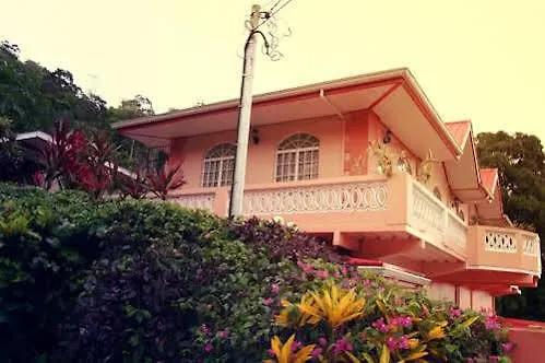 Carolyns View Otel Port of Spain