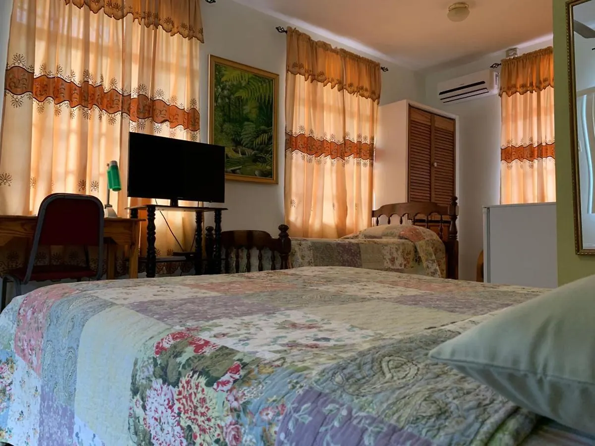 Carolyns View Otel Port of Spain Trinidad ve Tobago