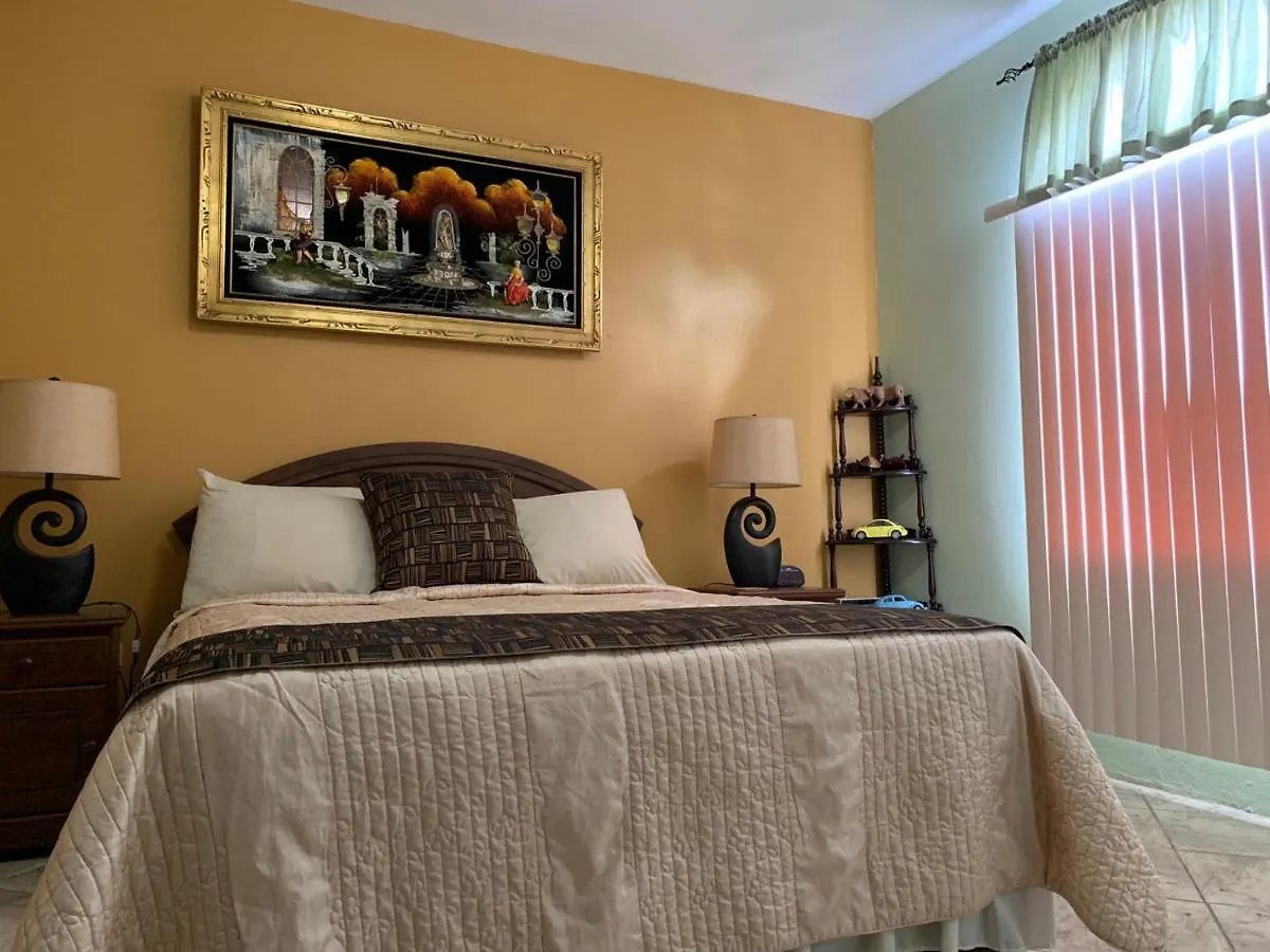 Carolyns View Hotel Port of Spain