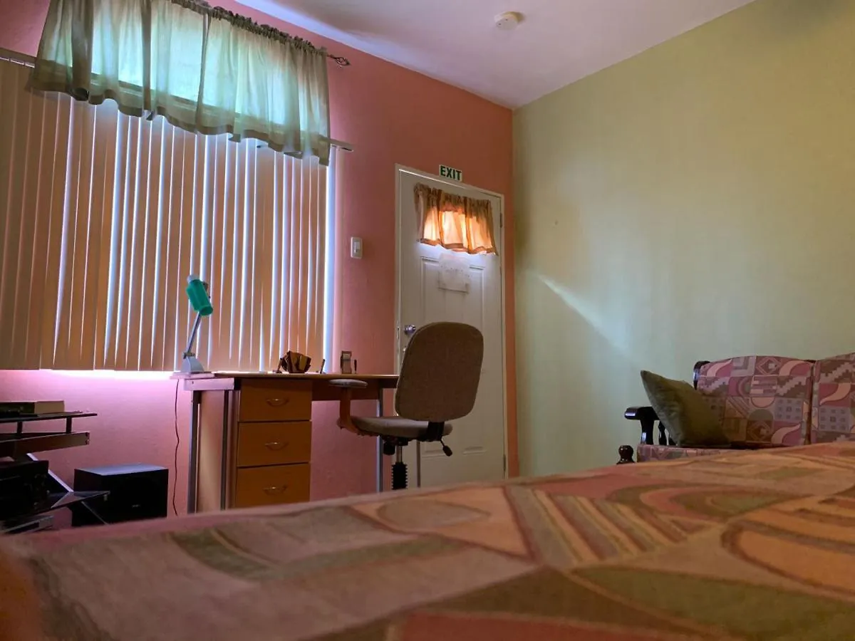 Carolyns View Hotel Port of Spain 2*,  Trinidade e Tobago